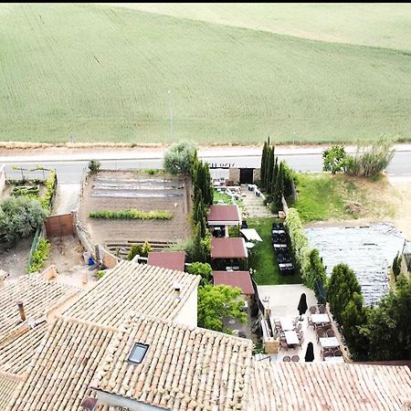 Apartamentos Vino Tinto Y Restaurante Tomate Rosa Adahuesca Kültér fotó