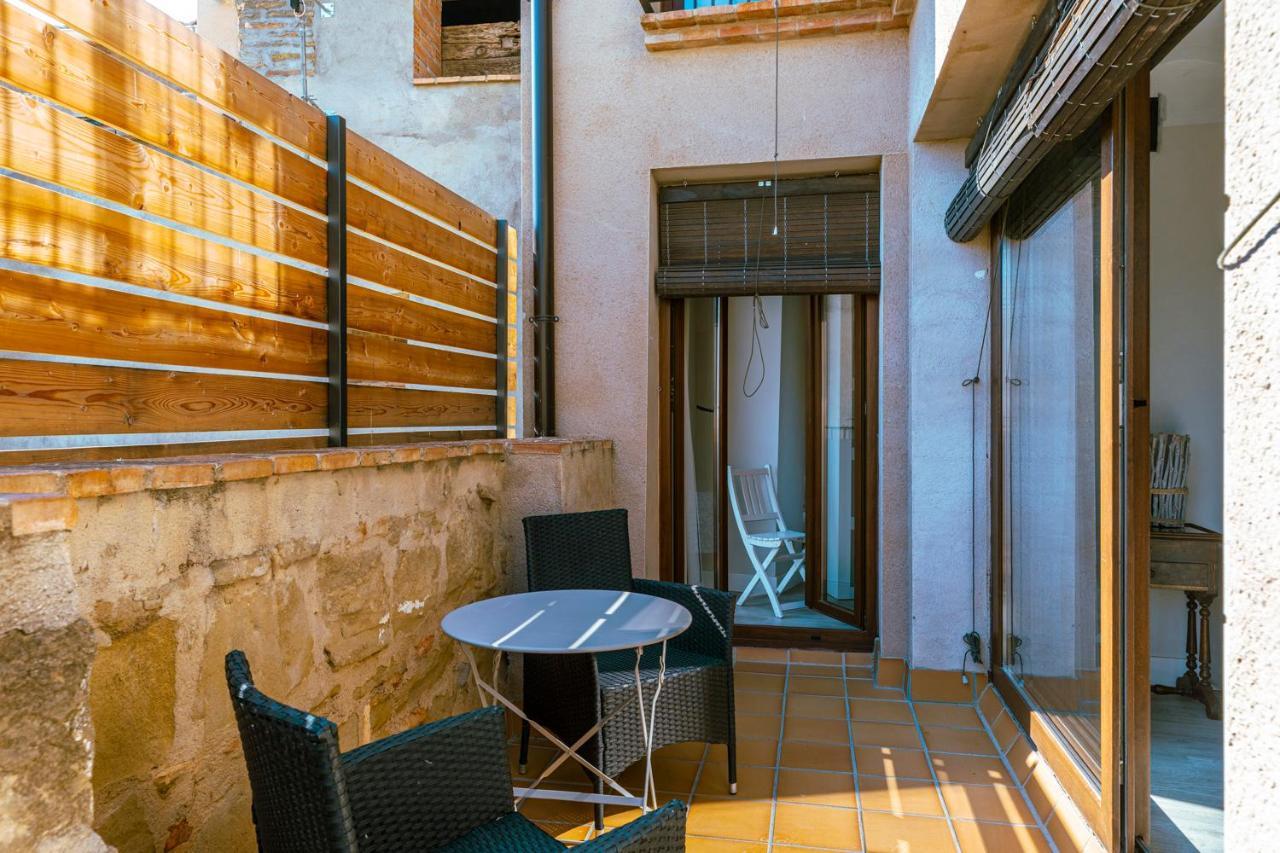 Apartamentos Vino Tinto Y Restaurante Tomate Rosa Adahuesca Kültér fotó