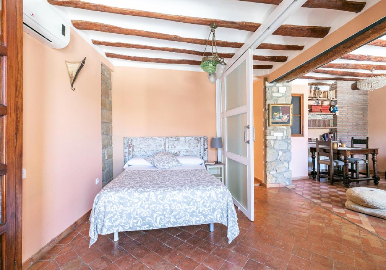 Apartamentos Vino Tinto Y Restaurante Tomate Rosa Adahuesca Kültér fotó