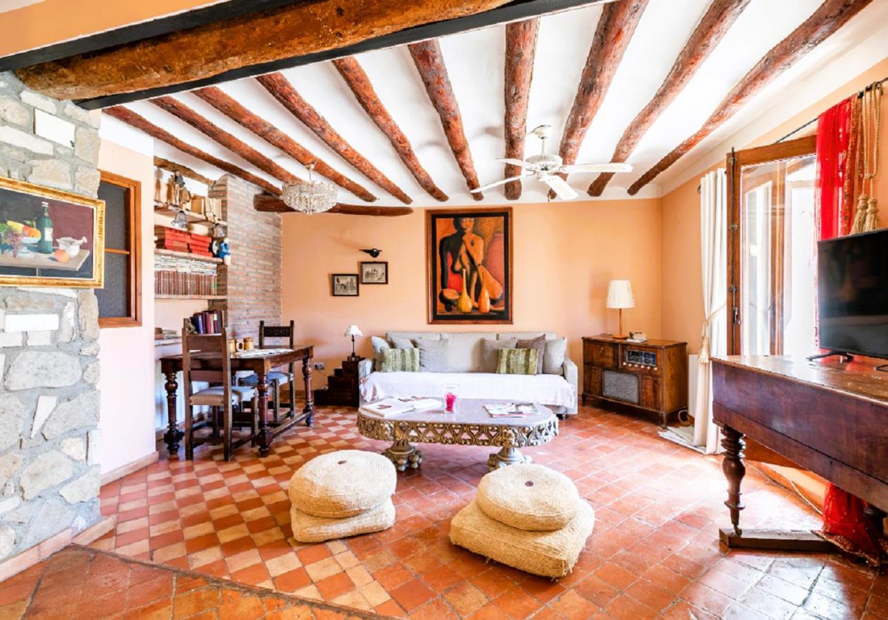 Apartamentos Vino Tinto Y Restaurante Tomate Rosa Adahuesca Kültér fotó