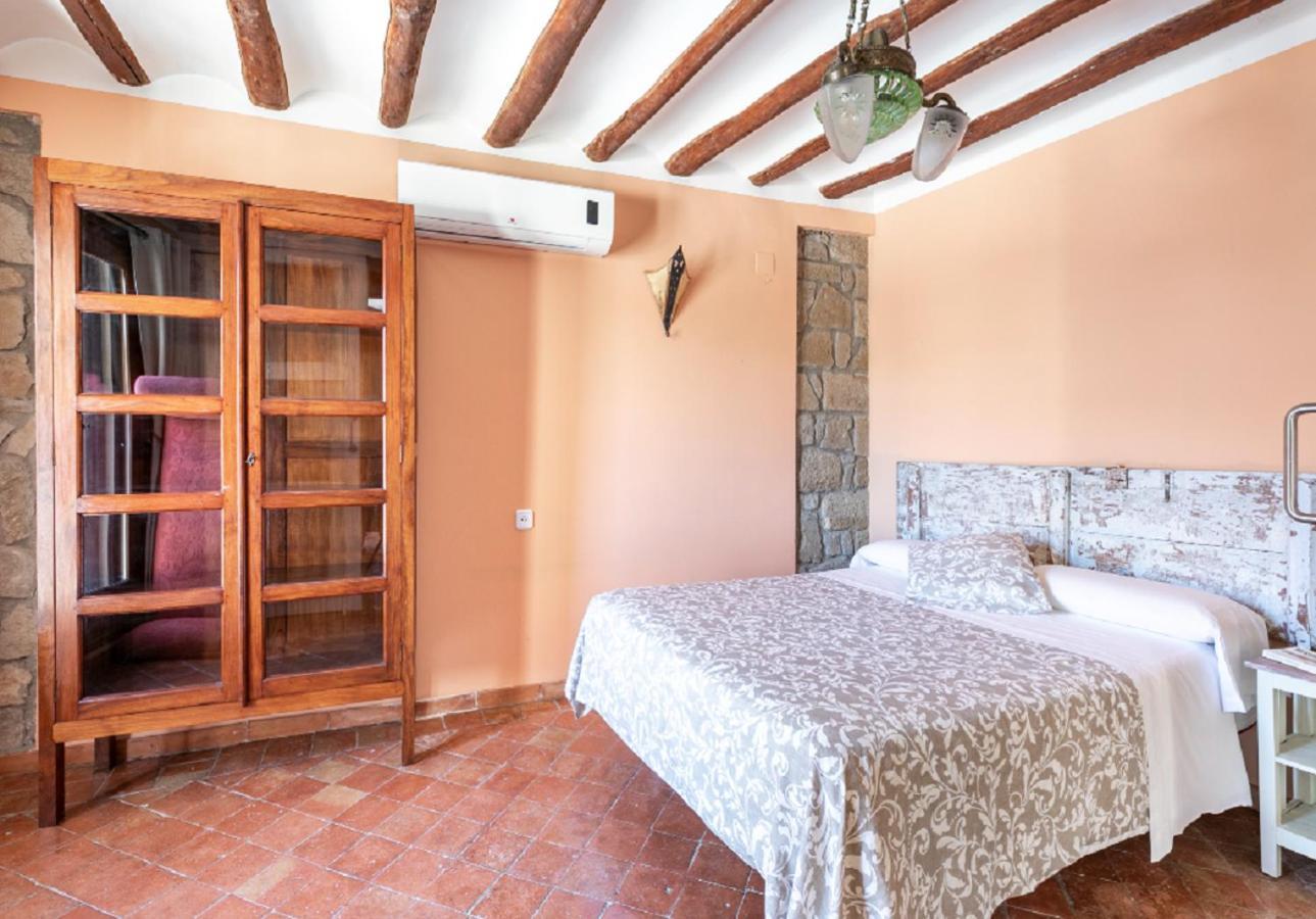 Apartamentos Vino Tinto Y Restaurante Tomate Rosa Adahuesca Kültér fotó
