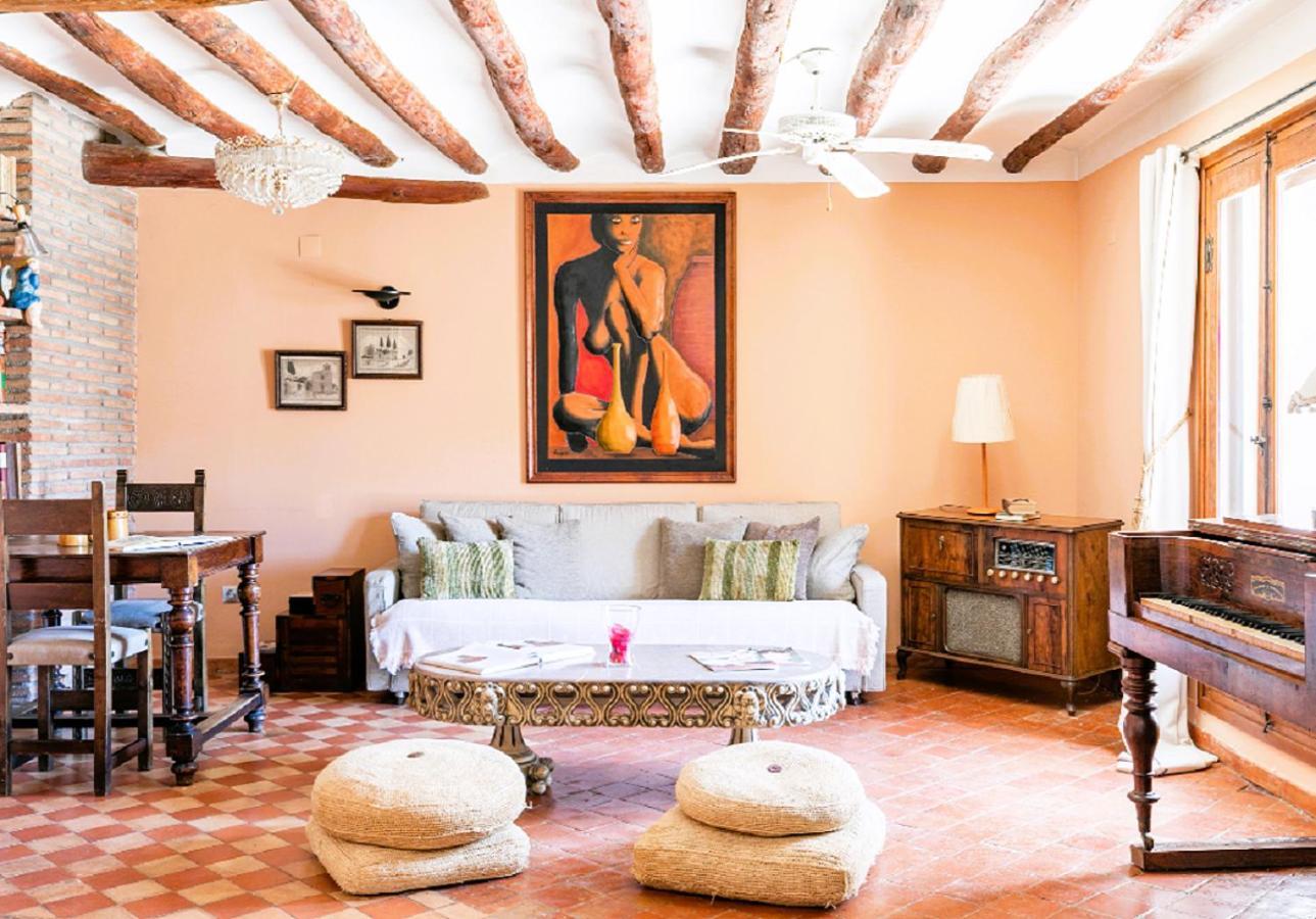 Apartamentos Vino Tinto Y Restaurante Tomate Rosa Adahuesca Kültér fotó